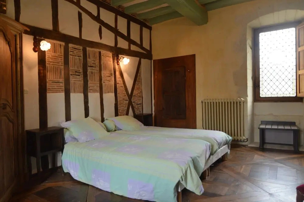 Holiday Home in Thurageau with Private Pool