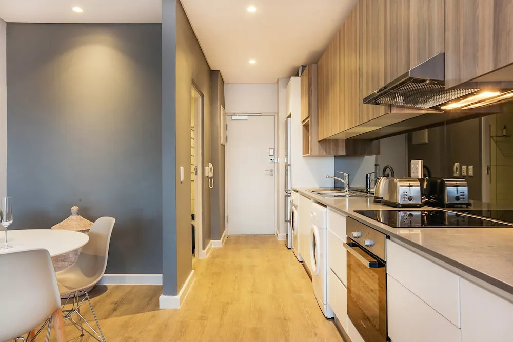 City View Balcony Apartment 908