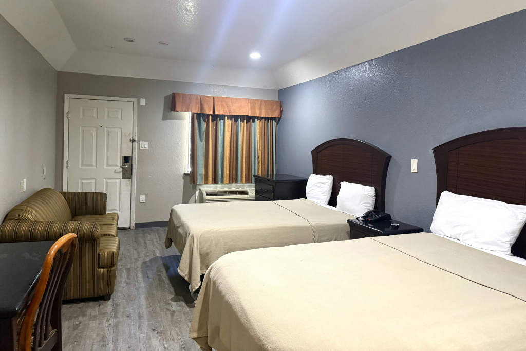 Hotel O Regency Suites Houston - IAH Beltway 8