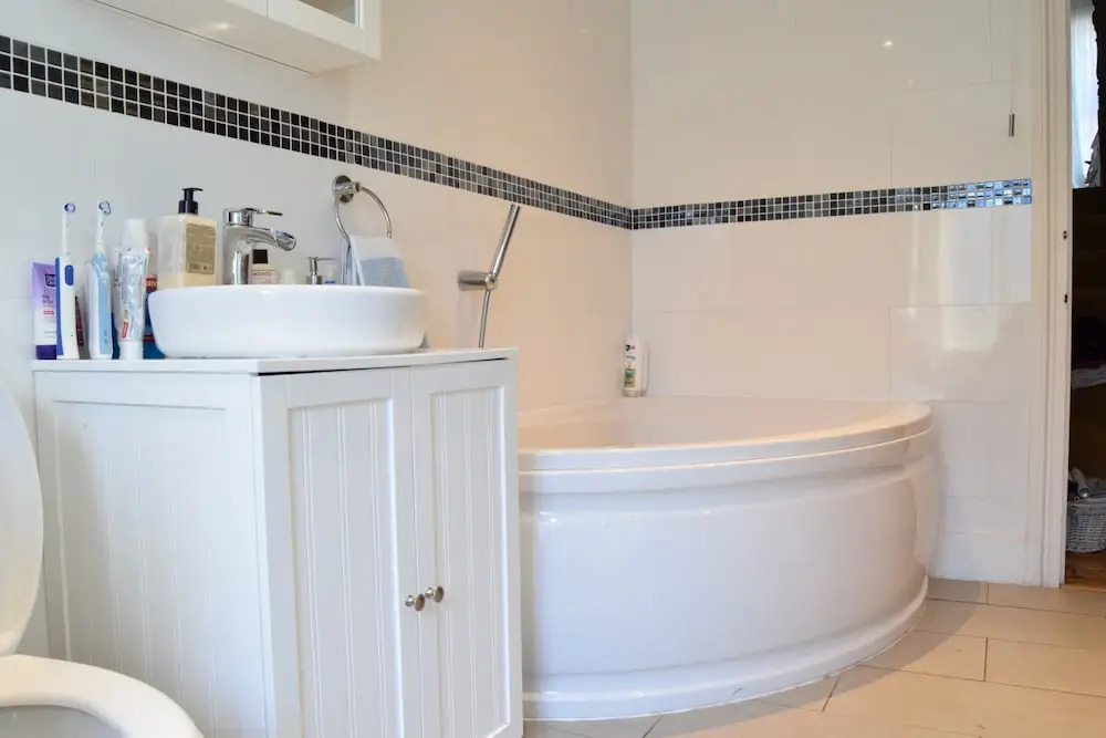 Country Style 3 Bedroom Victorian House