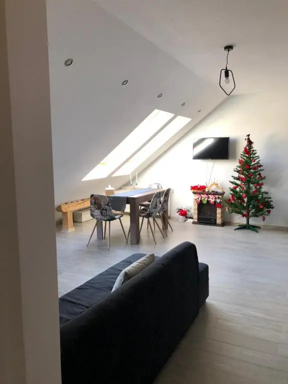 Apartament Andy Busteni 30 m de partie