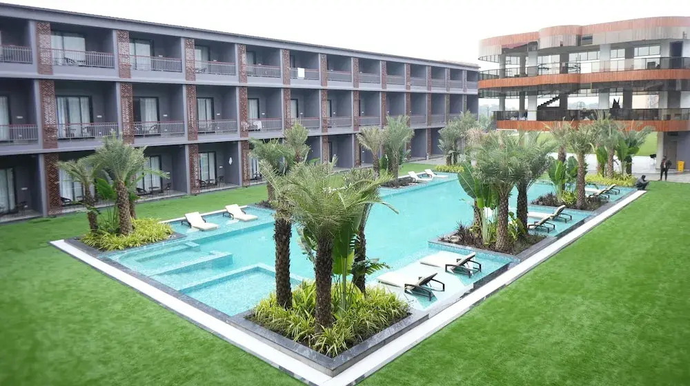 Mansa Club And Resort
