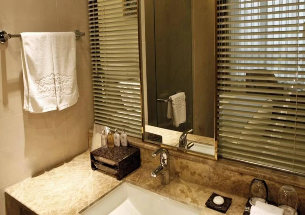 Sovereign International Hotel