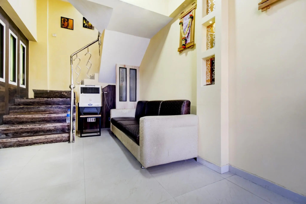 OYO 79316 Shree Sai Residency