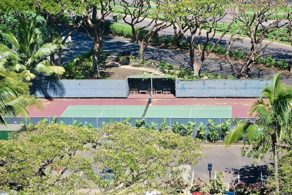 Mahana 604 Oceanfront 1bd/1ba 1 Bedroom Condo by RedAwning