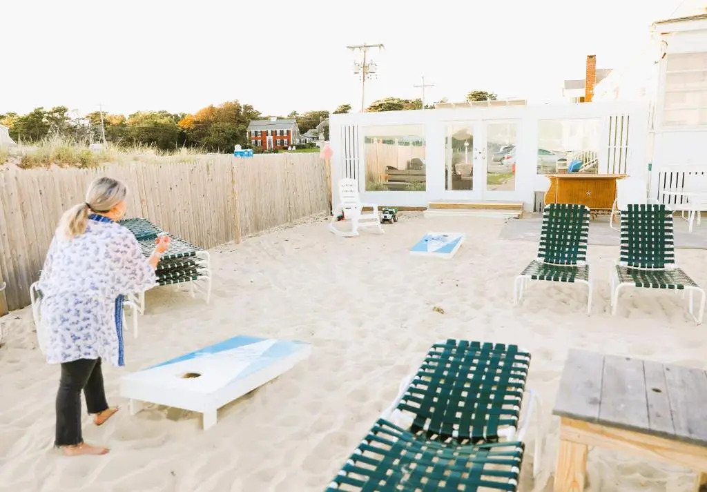 By The Sea Guests Bed & Breakfast and Suites