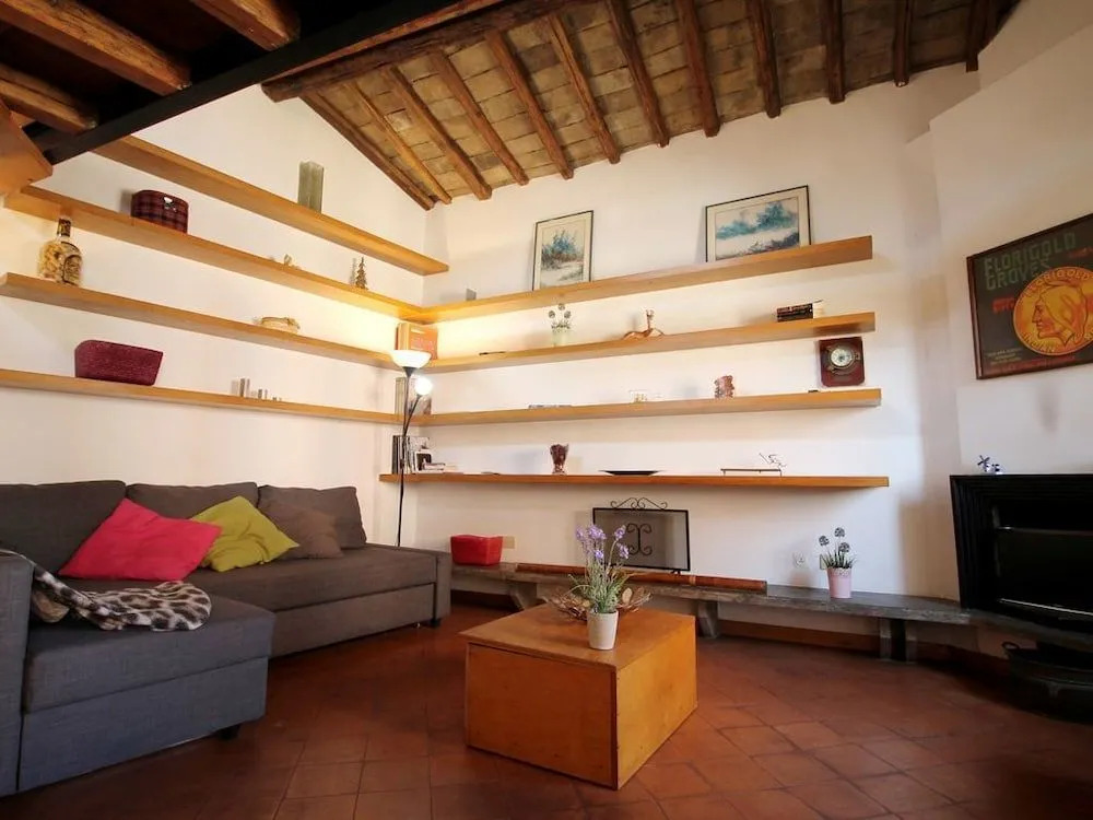 Charming Bright Penthouse in Trastevere