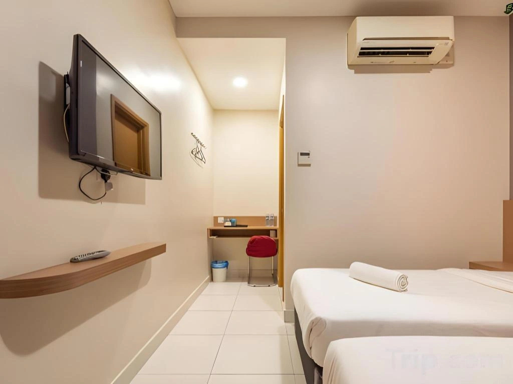 Swing & Pillows at PJ21 Petaling Jaya