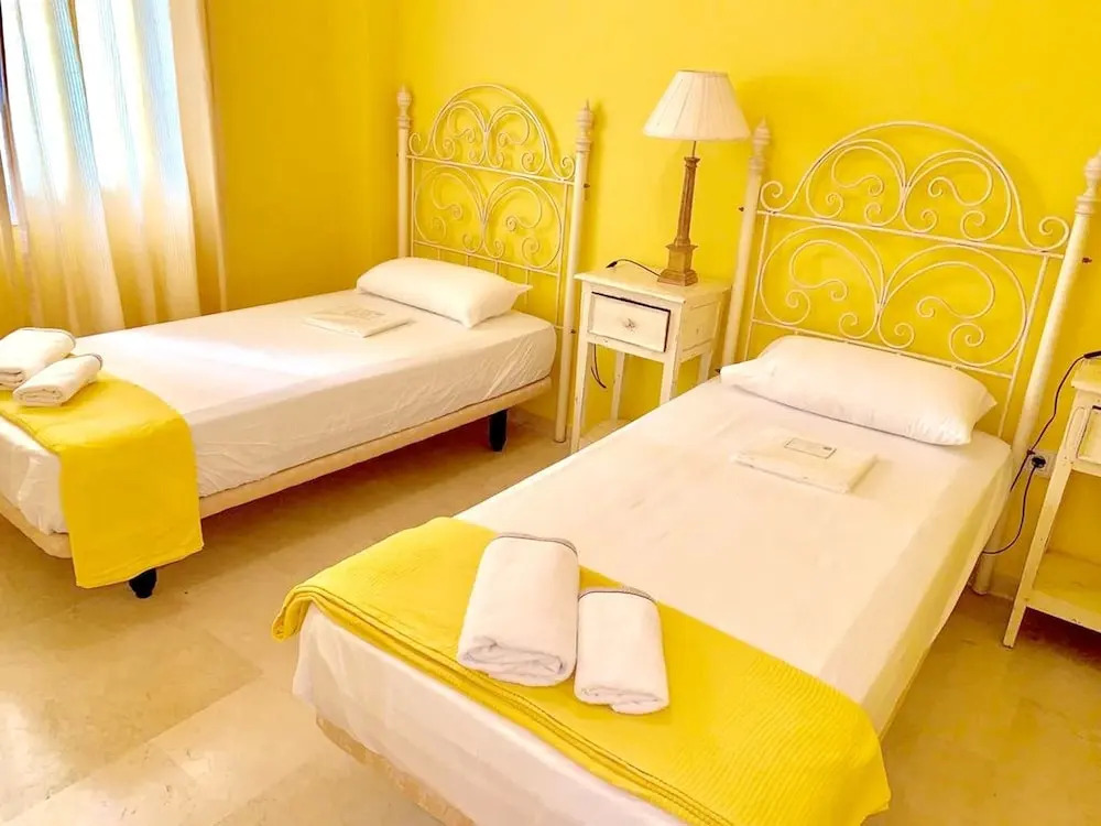Apartment with 2 Bedrooms in Marbella, with Wonderful Mountain View, Pool Access And Furnished Terrace - 300 M From the Beach