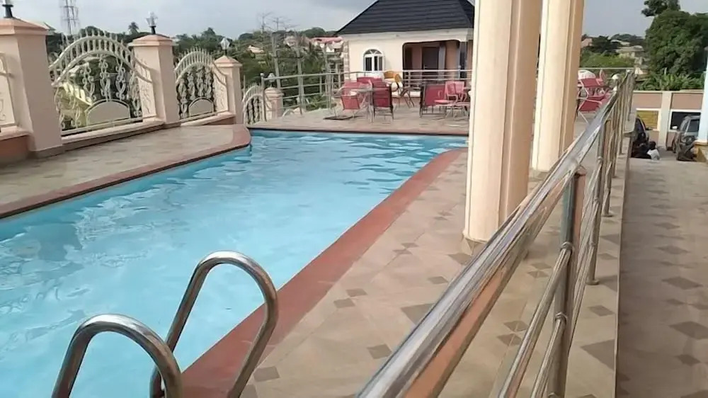 Keem Hotel and Suites