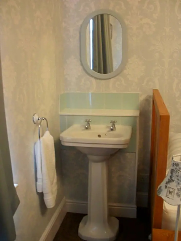 Brookshill House B & B