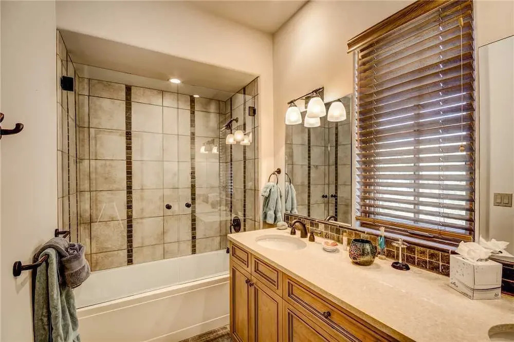 The Sunrise Retreat, 2 Bedrooms, Fireplace, Wifi, Jetted Tub, Sleeps 6