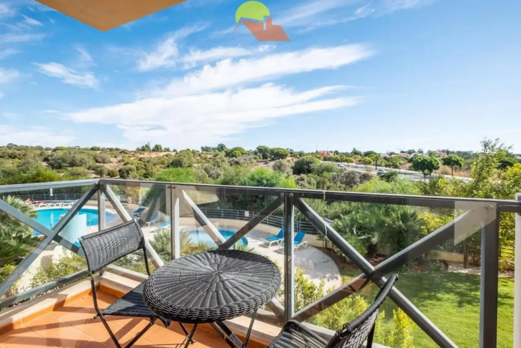 #069 Stunning Flat Near New Town w Pool View
