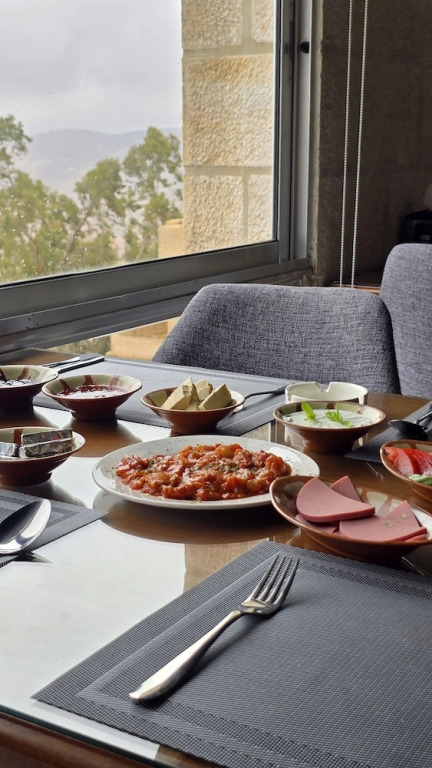 Alqalah Restotel فندق ومطعم القلعة
