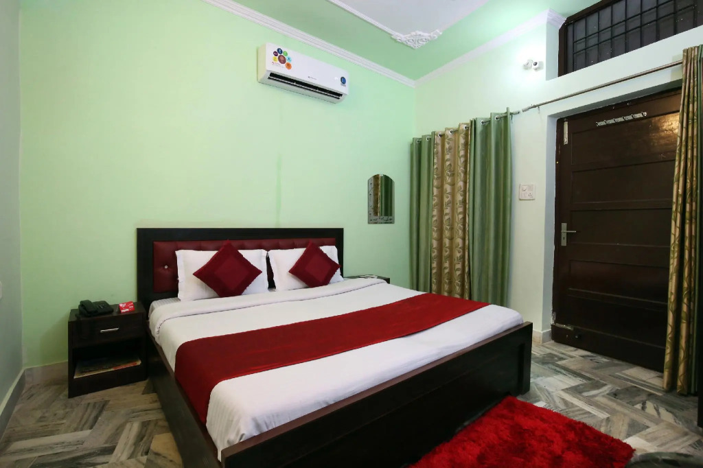 OYO 9039 Hotel Lotus