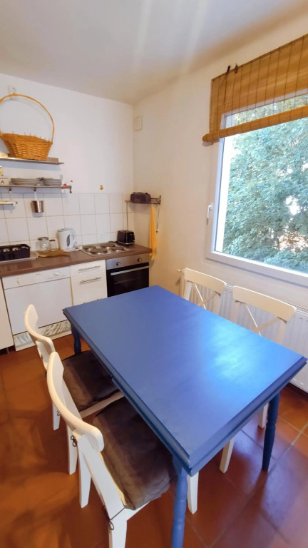 Romantic two bedroom apartment in the hills of Budapest with private parking