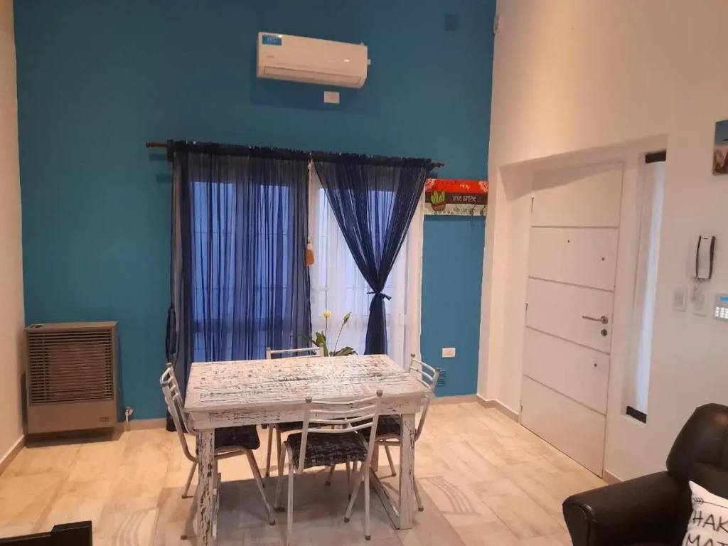 Hermosa casa con patio, parrilla y garage cerrado