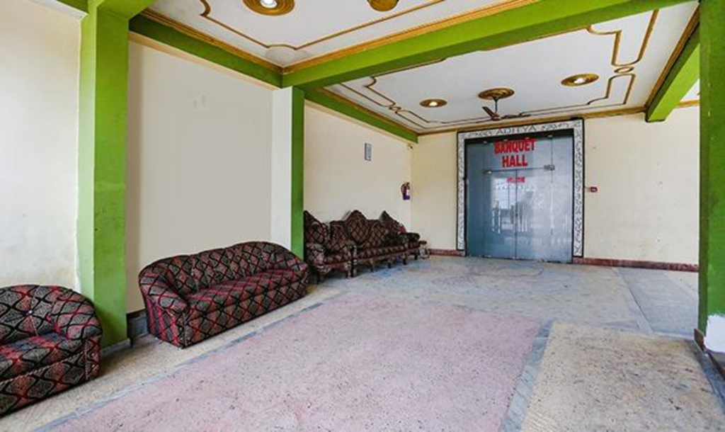 Fabhotel Shivam Palace