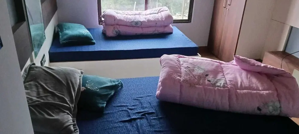 Buddha's Mirror Mountain Retreat