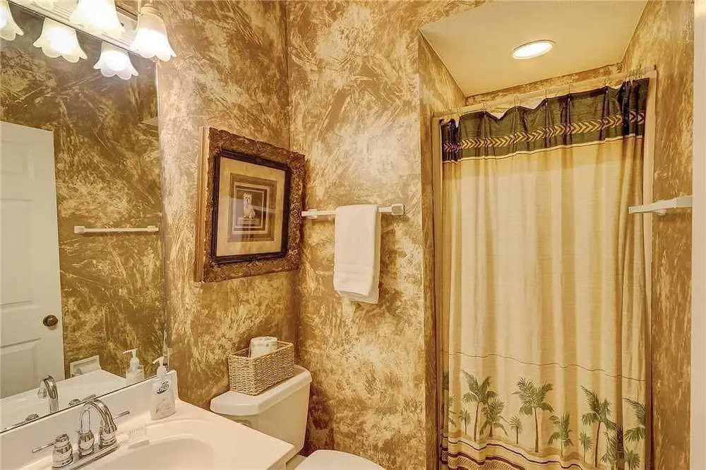 Ocean Breeze 33 - Three Bedroom Condo