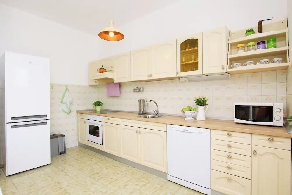 Remarkable 5-bed Villa in Labin