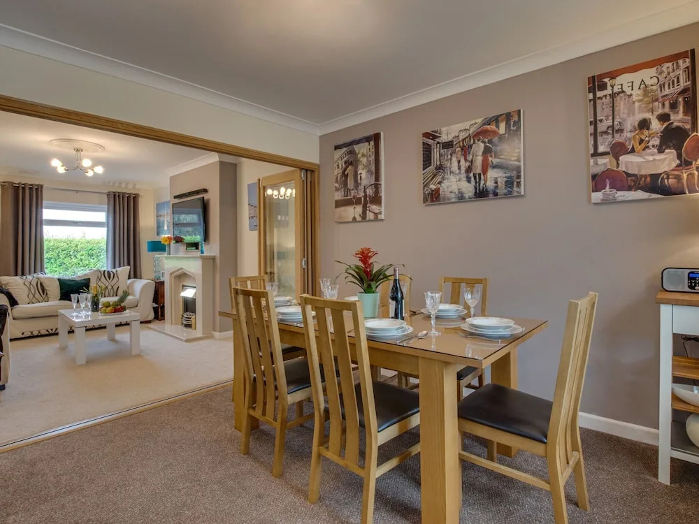 Detached Holiday Home With Cosy Interior, Large Garden and Unique BBQ hut