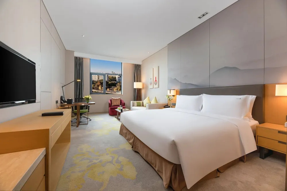 Holiday Inn Baoji Central by IHG