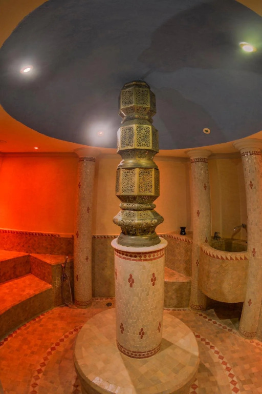 L Amphitrite Palace Beach Resort & Spa