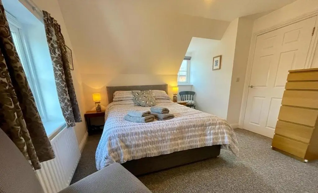The Knots-Spacious 3 bedroom apartment in Bridport