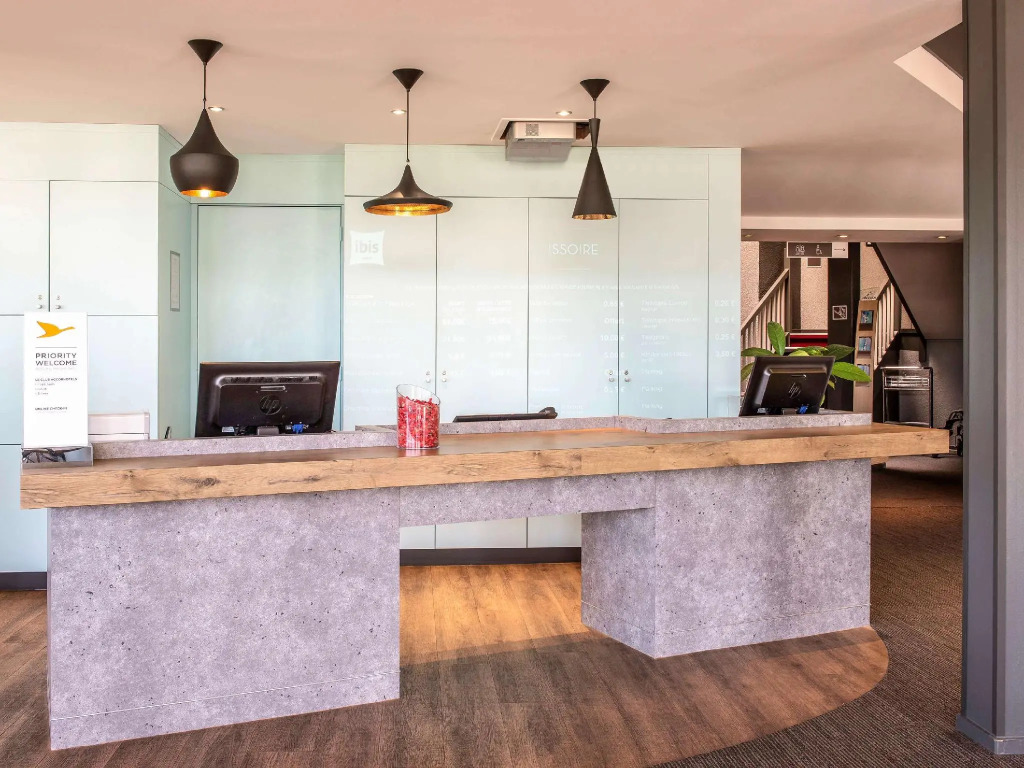 ibis Issoire