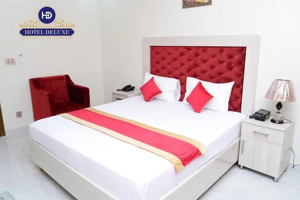 Hotel Deluxe Lahore