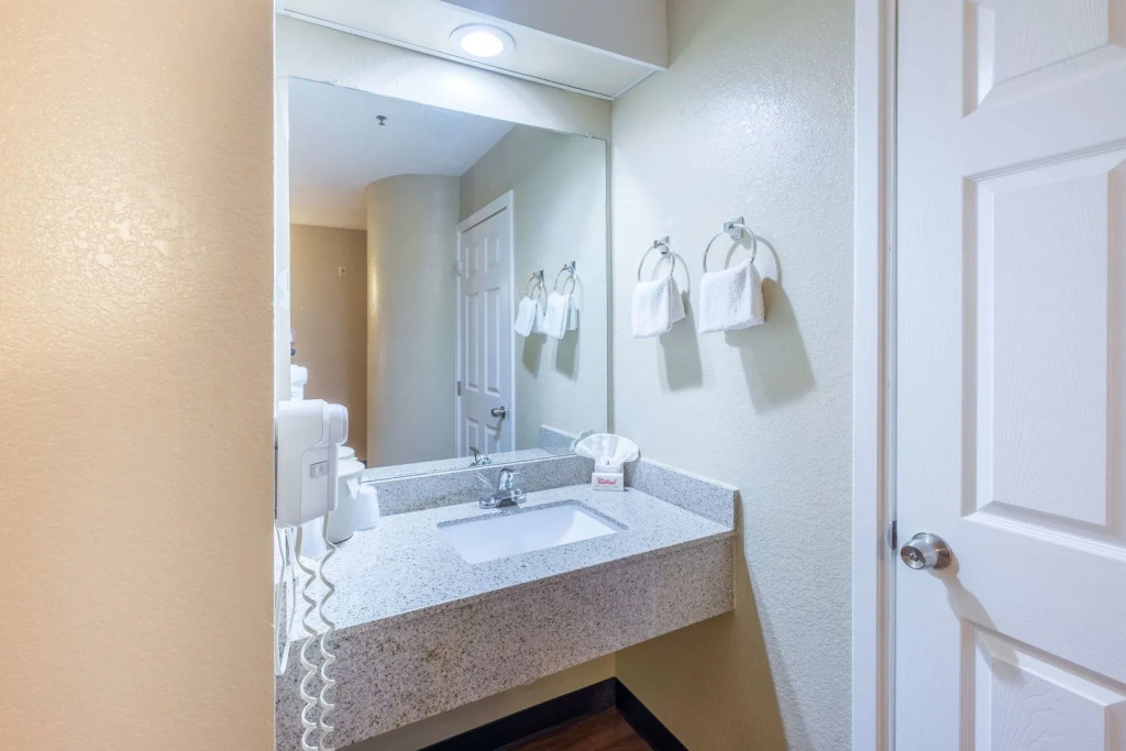 GreenTree Inn - IAH Airport JFK Blvd