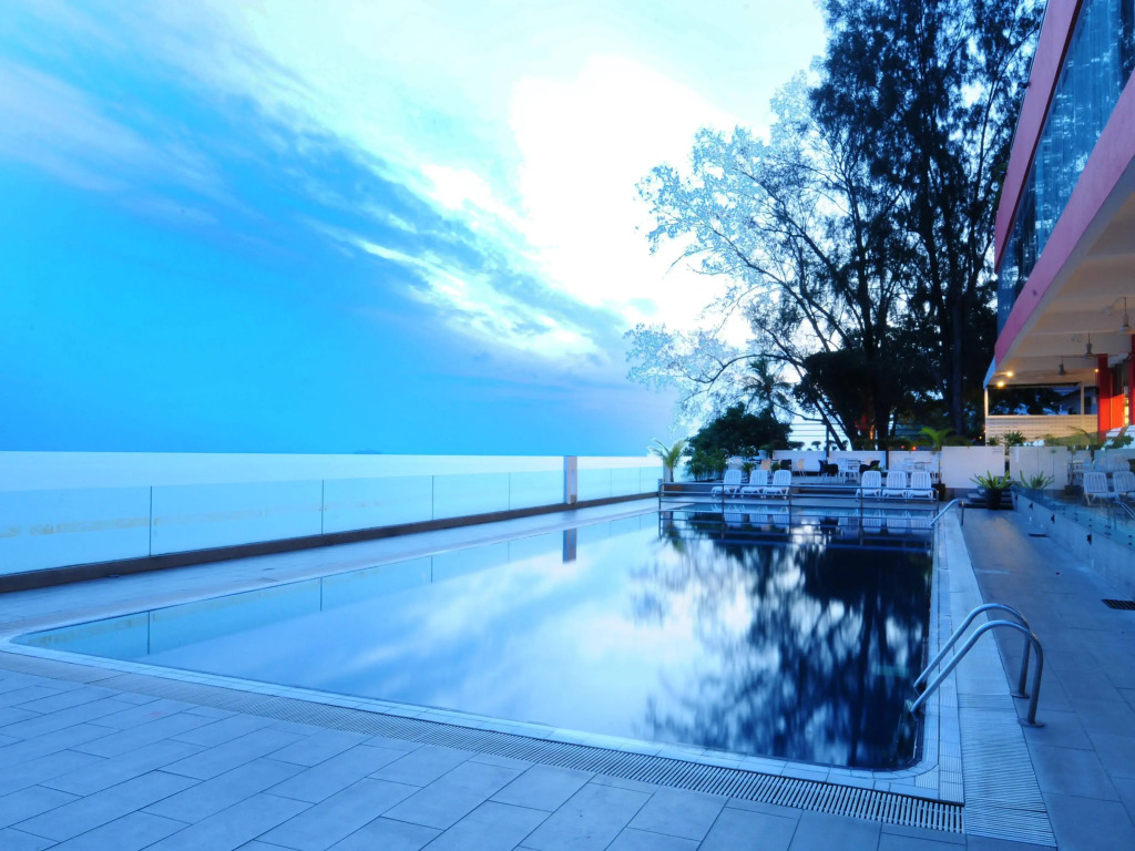 Hotel Sentral Seaview @ ​Beachfront