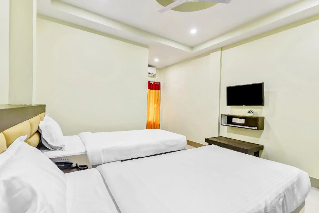 Capital O 85514 Kalpana Hotel