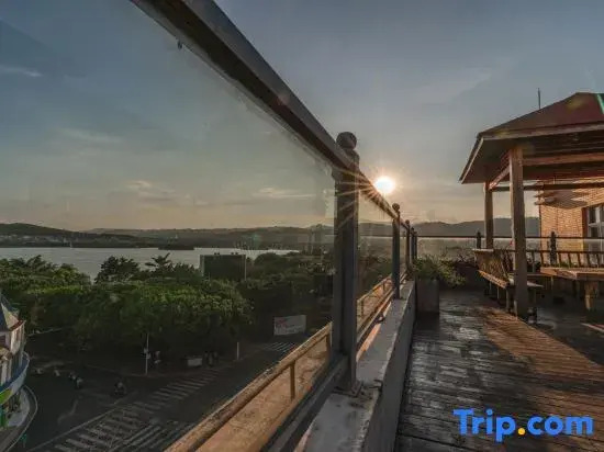 Mile Lake View Baiman Hotel (Wenquan Road Branch)
