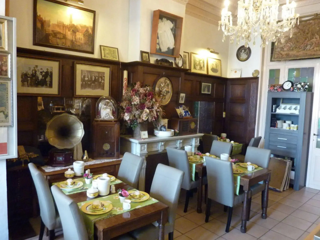 Hotel Asiris