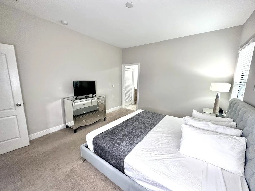 Balmoral Resort-128aa 3 Bedroom Home by RedAwning
