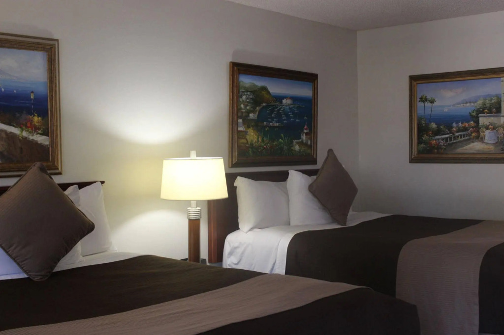 OCairns Inn and Suites