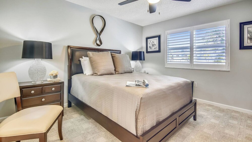 Dune Wind South by Avantstay Communal Pool & Hot Tub Gated Community Close to Smathers Beach Month Long Stays Only
