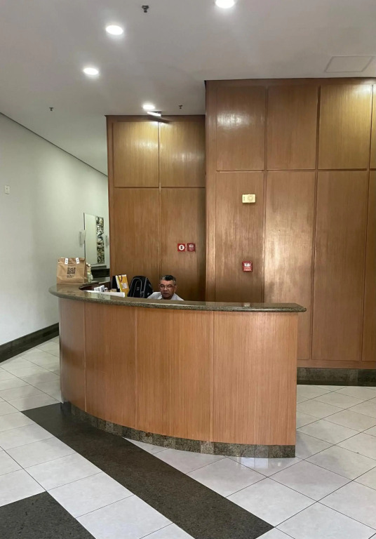Apartamento encantador com piscina e garagem