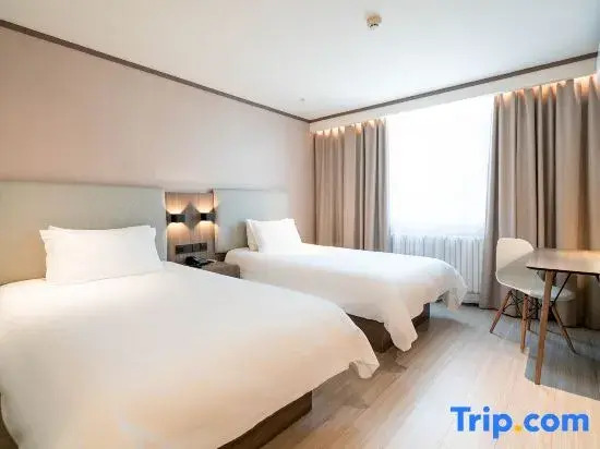 Boting Hotel (Baotou Baobai Commercial Pedestrian Street)