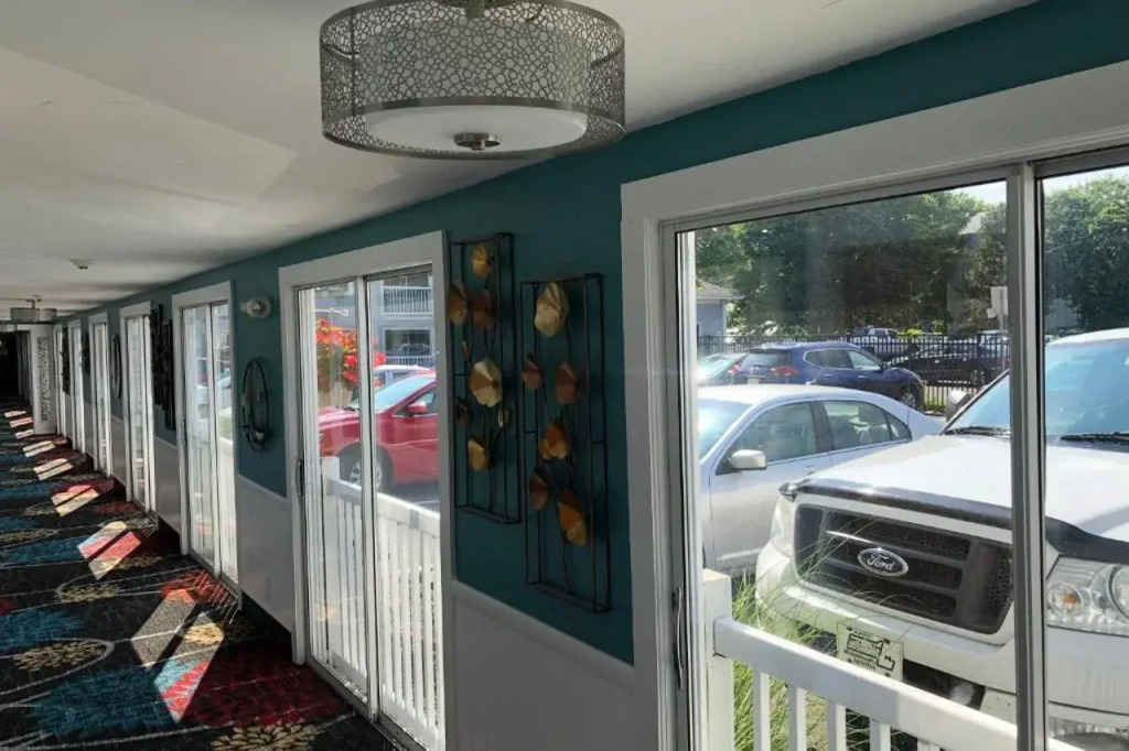 SeaCoast Inn