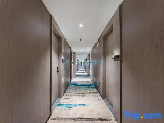 Quanli Hotel (Guangzhou Baiyun Tongde Subway Station)