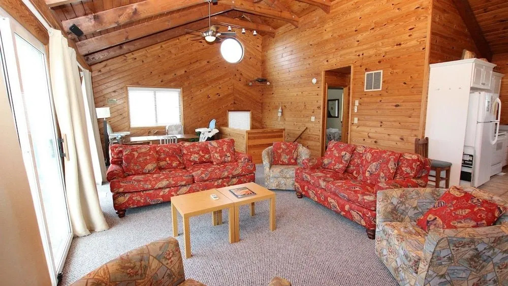 The B & B Inn - 6 Br Home