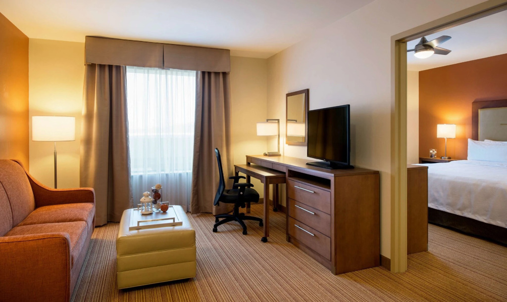 Homewood Suites by Hilton Winnipeg Airport - Polo Park