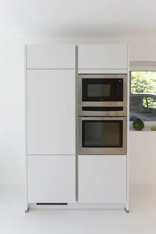the white design apartment