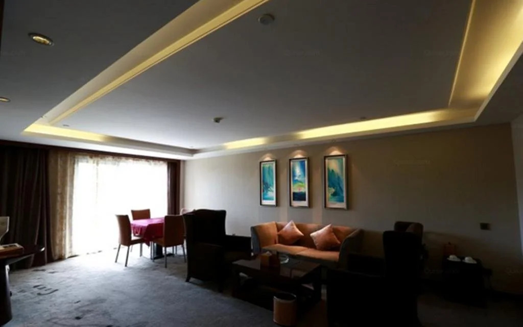 Tibet Minshan Hotel