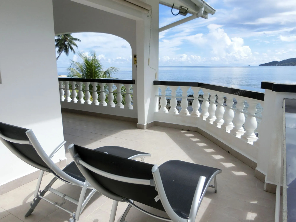The Drake Seaside Apartment