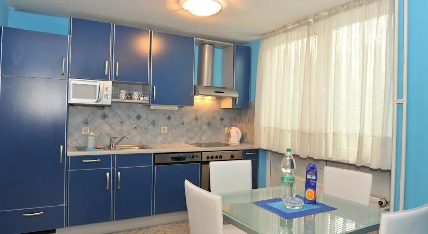 Apartment Lara Tour As