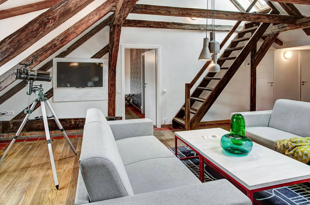 4 Arts Apartments by Adrez